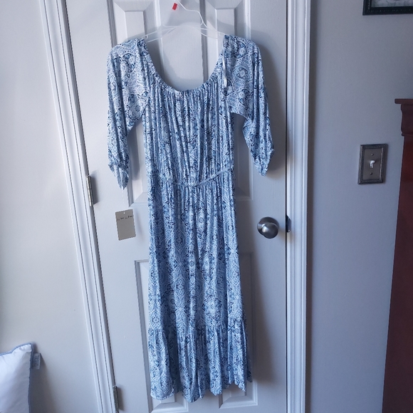 BeBop - NWT Off-the-Shoulder Midi Blue Floral Dress (Junior's) - Picture 6 of 12